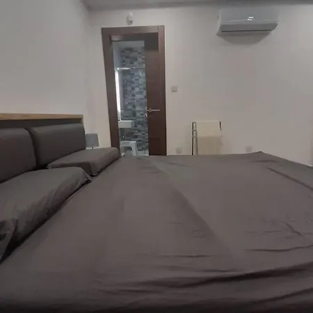 Апартаменты Holiday - Luxury Flat Сент-Полс-Бей