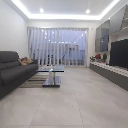 Holiday - Luxury Flat Apartment *